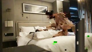 【69堂午夜视频】高马尾网红外围美女，牛仔裤修长美腿，小伙很满意，拔下内衣一顿亲，拨开内裤舔小穴，吸吮大屌，上位骑乘正入爆操