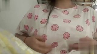 【69堂午夜视频】黑料吃瓜-不是妹子没有料是你没有票_两千元大钞票就可以让18岁嫩妹放下她的尊严_让她如母狗般在你面前自慰.mp4