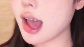 【69堂午夜视频】黑料吃瓜-抖音网红鱼仔私信福利_看脸是懵懂少女下体却有一根不知名的大器_以为捡到宝结果竟是大长屌.mp4