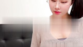 【69堂午夜视频】黑料吃瓜_《瑶瑶生理小课堂》第二节：精液提取讲解