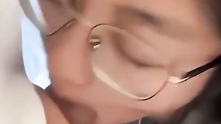 【69堂午夜视频】黑料吃瓜_成都小学语文老师_苏靖雯_双面人性格曝光_白天温婉教学_晚上勾家长到处约炮_背地里为了操逼就差去站街