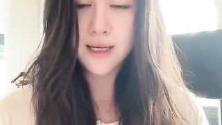 【69堂午夜视频】黑料吃瓜_抖音200W粉丝网红_叶凯薇_不雅视频被曝光流出_风波事件发生后其称是AI生成_网友：这不是本人我吃翔