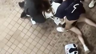 【69堂午夜视频】黑料吃瓜_香港热瓜_香港屋苑平台3P性爱派对被曝光_一人前一人后2男1女淫乱狂欢_视频流出后引起港区吃瓜群众一片哗然