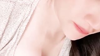 【69堂午夜视频】极品小姨子喝醉勾引姐夫，姐夫一边跟姐姐电话一边被口交，最后把小姨子内射了