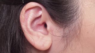 【69堂午夜视频】为了求职,乘坐夜行巴士来到东京的女孩3