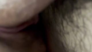 【69堂午夜视频】绿碎花裙下光逼闪，鸡巴硬干她内射，爽得她喷地求射。