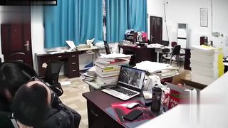 【69堂午夜视频】黑料吃瓜-四川达州铭任园高中男老师勾引学生办公室调情监控全程拍摄真是人前教书人后育人啊