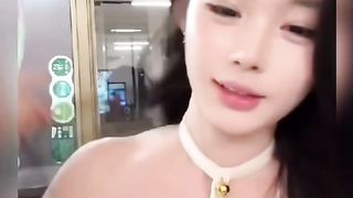 【69堂午夜视频】黑料吃瓜-抖音376W粉丝博主陈佳琪直播被猫咪脱衣漏奶粉嫩乳贴及白嫩乳房真是超养眼