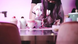 【69堂午夜视频】神似演还珠格格里晴儿的女演员，放学后来到大叔家，被各种舔逼爆操