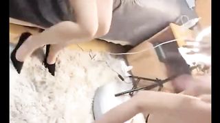 【69堂午夜视频】乱伦3p表姐和她女儿都是按摩女给她俩免费房间就可以随便操