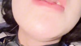 【69堂午夜视频】会喷水的亲姐姐把工装OL的气质姐姐拴着狗链调教，口塞像母狗一样，小穴全湿中出内射