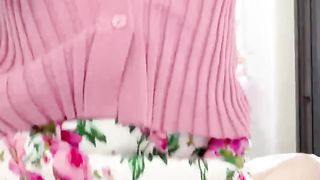 【69堂午夜视频】周末和姐姐单独在老家姨妈刚走不停在家发骚先让她带上乳夹菊花插上尾巴去楼下取快递