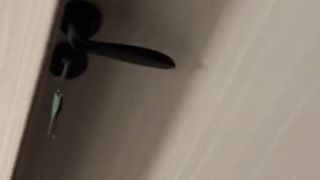 【69堂午夜视频】趁着女儿睡觉迷奸女儿闺蜜