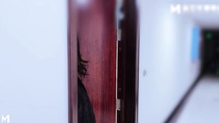 【69堂午夜视频】吊带黑丝性感表妹被洗衣机卡住白虎小穴蜜桃臀诱惑十足直接后入