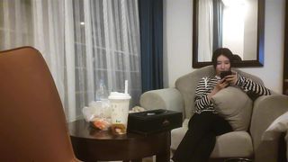 【69堂午夜视频】妹子很羞涩一直喊不好意思，骑乘位爆操骚穴