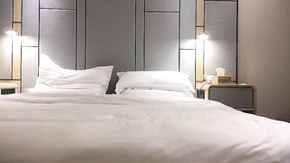 【69堂午夜视频】舌吻调情口交上位骑坐抽插后入快速猛操呻吟娇喘