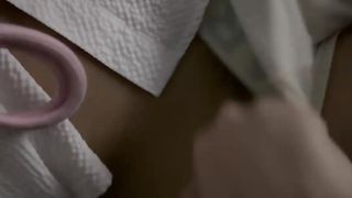 【69堂午夜视频】淫荡妹妹化作瑶穿着旗袍骑在哥哥身上，我拉开裤子拉链