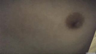 【69堂午夜视频】风情万种满足小伙的一切幻想，鲍鱼很干净很粉，口爆吞精