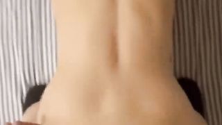 【69堂午夜视频】鸡巴这么小还要学人家颜射