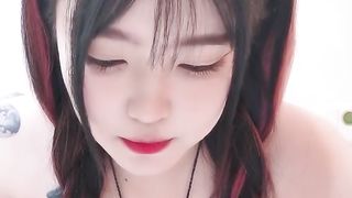 【69堂午夜视频】腿上蛇纹身婴儿肥肉嘟嘟02年萌妹，童颜大奶两根麻花辫，刚下海不久全裸扭动，吊带黑丝翘起大肥臀