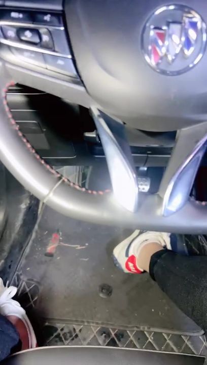 【69堂午夜视频】剧情演绎】深夜户外与骚妇激情车震啪啪啪 对白精彩刺激，半推半就强上大屌插入就老实了