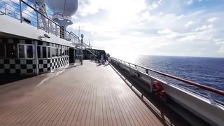 【69堂午夜视频】奢华邮轮旅游和离异大叔的恋情，船上第一次遇到就被大叔各种体位猛操，射一次还不够，第二次直接射里面了