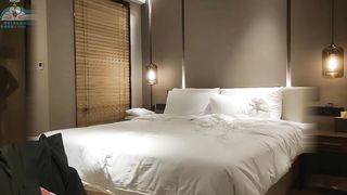 【69堂午夜视频】妹子比上一次玩的更开了，深喉有进步，也会放荡的浪叫“爸爸操我干死我”