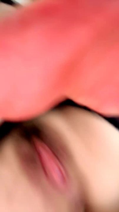 【69堂午夜视频】极品人妻黑丝吊带露脸镜头前的无限诱惑，揉奶玩逼掰开给狼友看特写，淫声荡语撩骚尿尿给你看，高清无水印