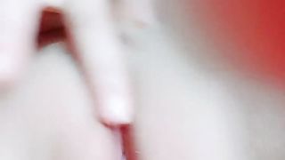 【69堂午夜视频】乖女儿又来了全程露脸跟妈妈一起大秀直播，被妈妈扒光了吃奶玩逼AV棒摩擦阴蒂，特写展示粉嫩还没几根毛毛