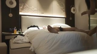 【69堂午夜视频】166CM网红女神，43KG苗条身材，性感包臀裙，仙丹加持激情爆操