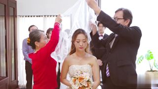 【69堂午夜视频】淫荡新娘婚礼派对在丈夫旁边被操了