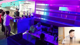 【69堂午夜视频】搭讪游戏书呆子赢得挑战与可爱黑发女郎发生性关系