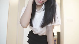 【69堂午夜视频】荡妇房地产经纪人的屁股她在我身上喷射后入