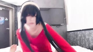 【69堂午夜视频】穿着《间谍过家家》夜之装，两套角色扮演里进行现场性爱。