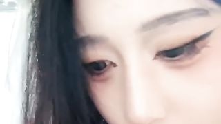 【69堂午夜视频】巨乳精神小妹舔屌吞精取悦金主爸爸