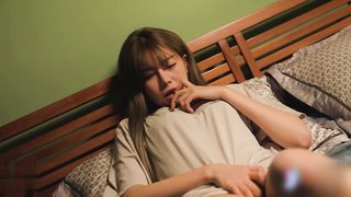 【69堂午夜视频】性别转换美女变猛男体验跨性做爱