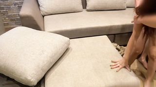 【69堂午夜视频】饥渴的女友刚回家迫不及待直接大口吃鸡