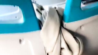 清纯校花木木凉子寻求刺激，公交车后排低头吃鸡巴，人行道公厕吃龟头，不知道有多爽！