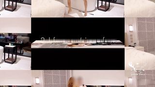 【69堂午夜视频】连体衣大奶子的完美组合抬腿抽插嫩穴