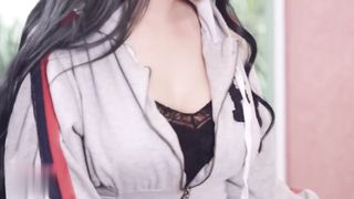 【69堂午夜视频】台湾极品妖艳巨乳骚货娃娃搭计程车却忘了带钱包只好用身体来色诱司机大哥了