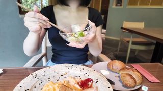 【69堂午夜视频】和大屁股姐姐去了一趟色色的京都旅行在浴室里互相洗澡玩身体
