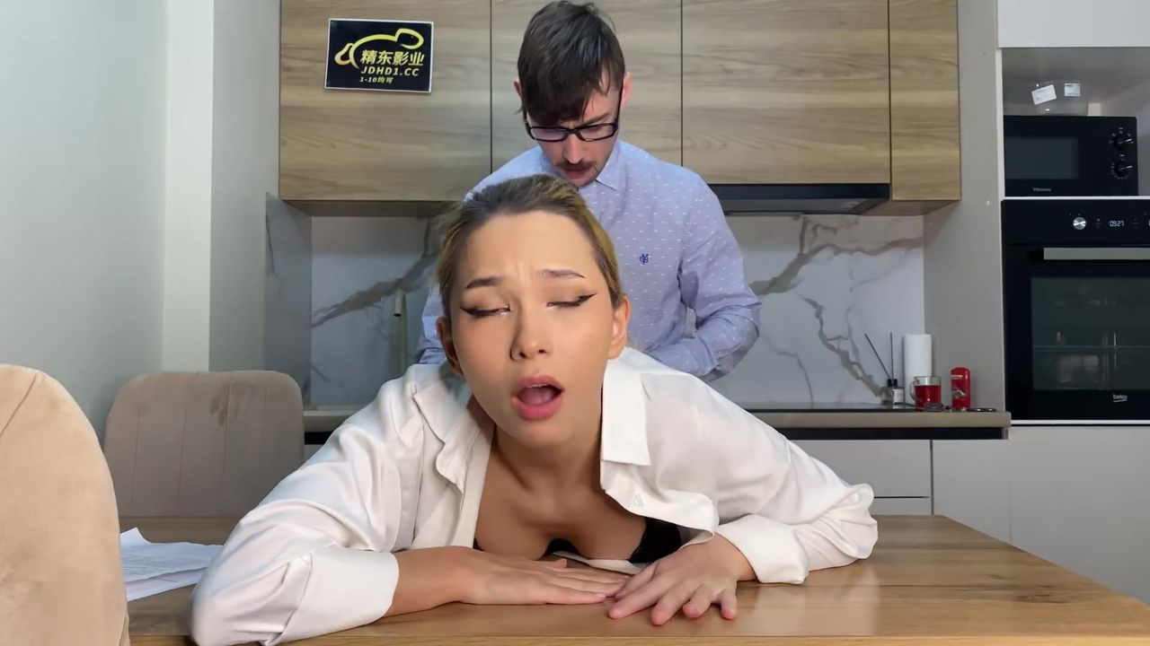 【69堂午夜视频】房地产经纪人展示了他的金牌销售的秘诀